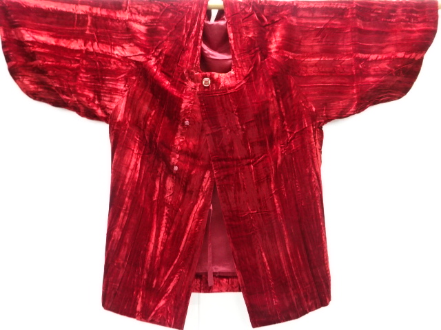 JAPANESE KIMONO / ANTIQUE TAISHO ROMANTIC VELVET KIMONO COAT